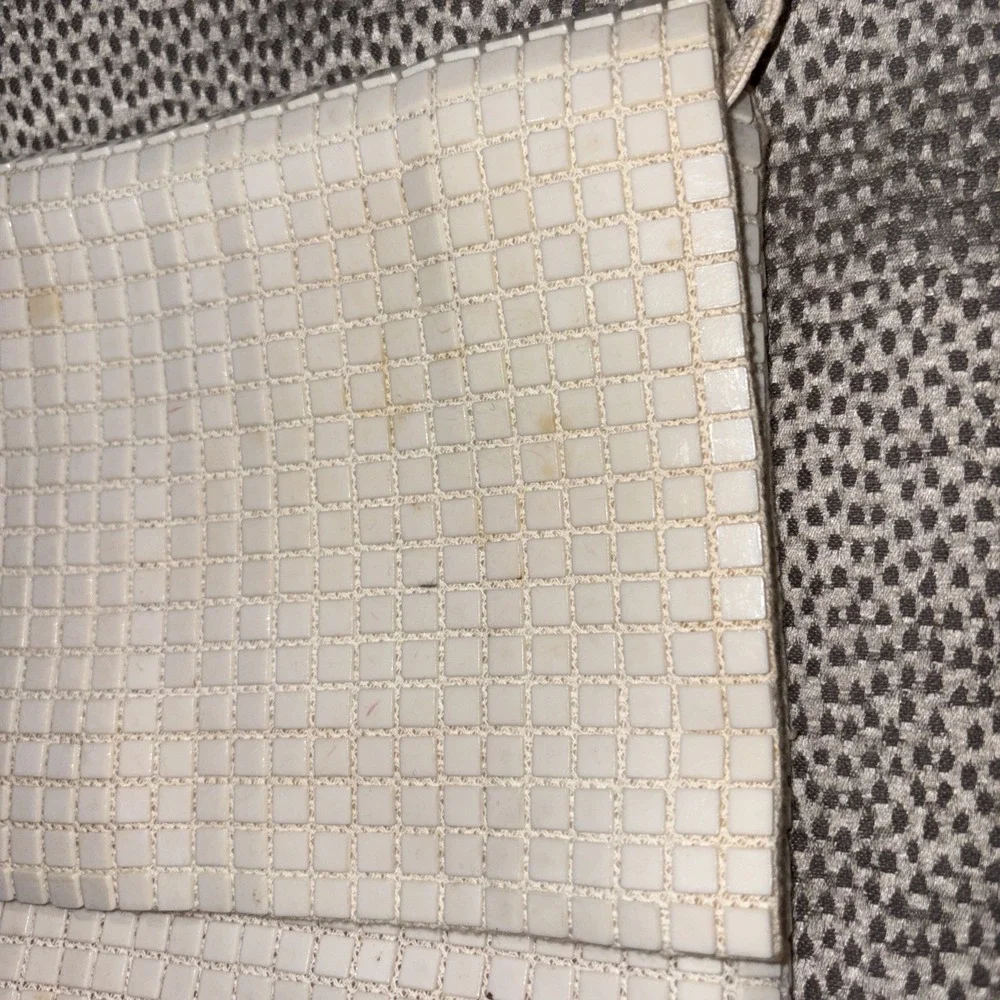 LA REGALE Vintage Handbag‎ Evening Bag Off White Metal Mesh Fold Over Strap